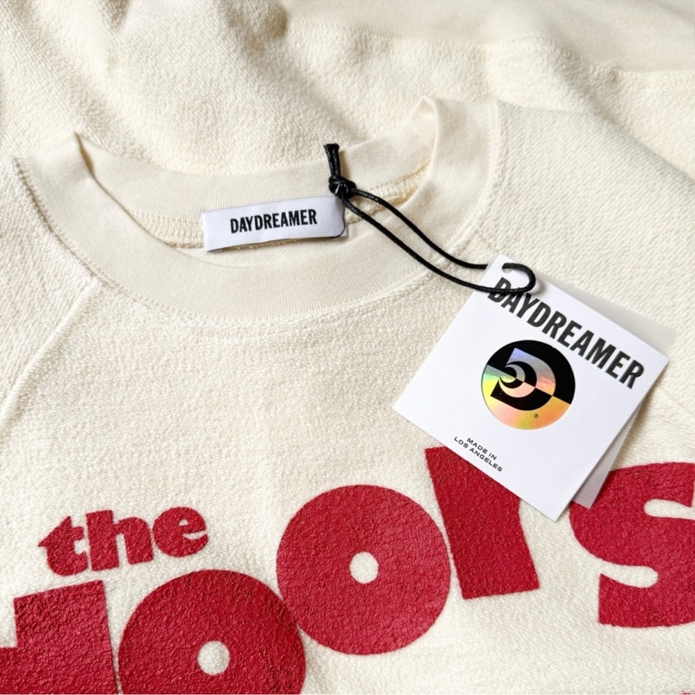 Daydreamer Doors Raglan Cream Sweatshirt with Red Graphic Logo Size Small NWT - Picture 6 of 13
